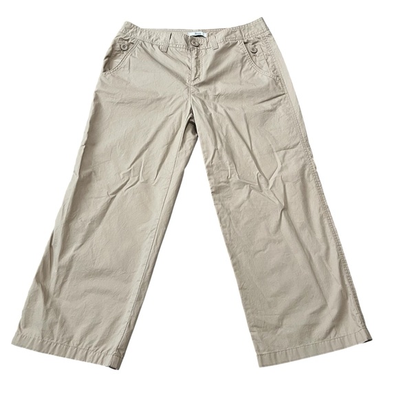 G.H. Bass & Co. Pants - G.H. Bass new without tags size 6 women’s capris pants